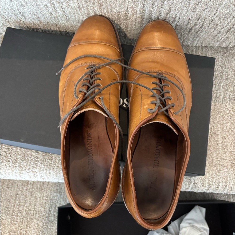 Allen Edmonds Tan Leather Oxford Shoes with Cap-Toe Detailing